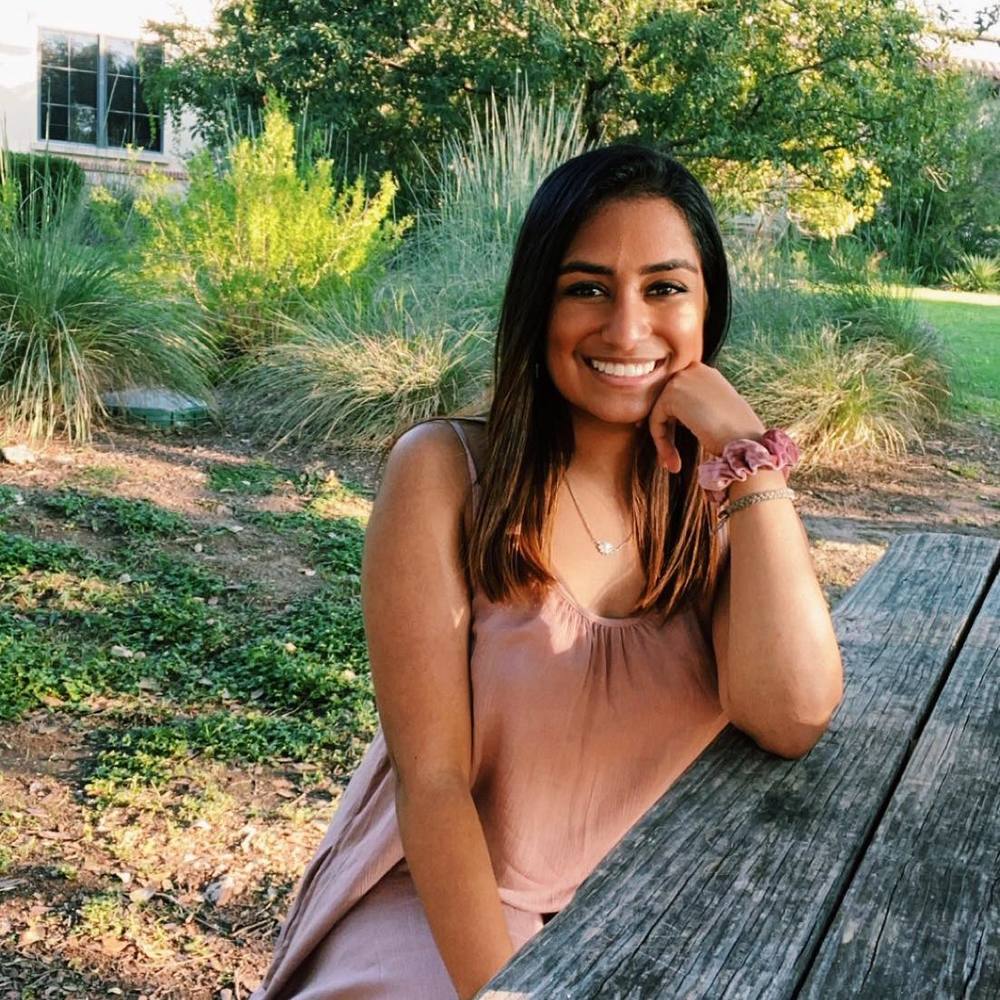 Meet your Posher, Shriyá